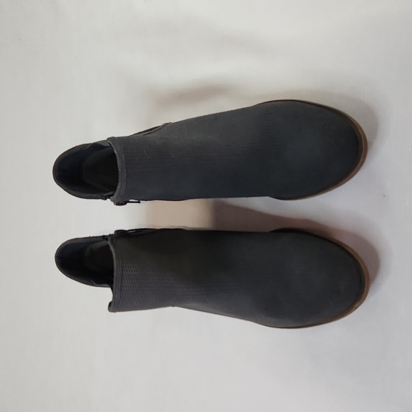 Kensie Gerona Grey Ankle Booties. Size 7.5 - Picture 3 of 8